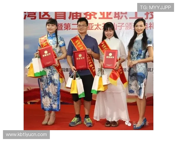 99棋牌定期举办线上线下赛事，提供更多展示实力的舞台和赢取荣誉的机会